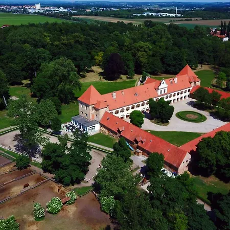 Dvorec Rakican Hotel 3*