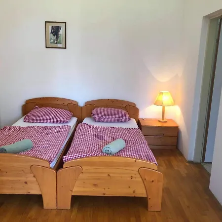 Dvorec Rakican Ξενοδοχείο 3*