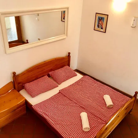 Dvorec Rakican Hotel 3*