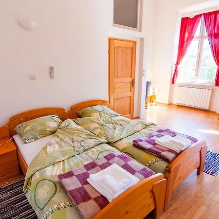 Dvorec Rakican Hotel