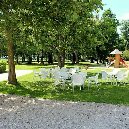 Dvorec Rakican Hotel Murska Sobota