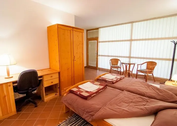 Dvorec Rakican 酒店