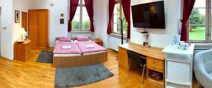 Dvorec Rakican Hotel 3*