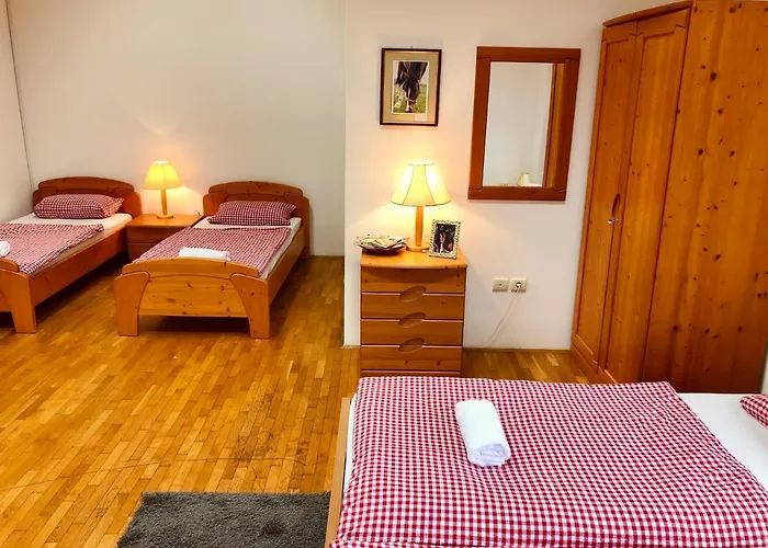 Dvorec Rakican Hotel