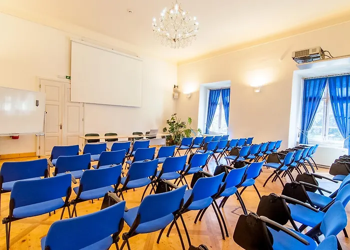 Dvorec Rakican 酒店