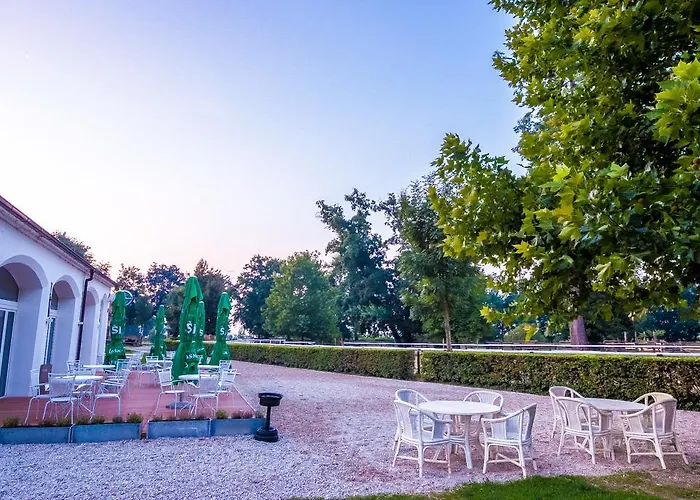 Hotel Dvorec Rakican