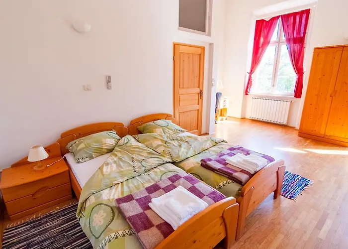 Dvorec Rakican Hotel