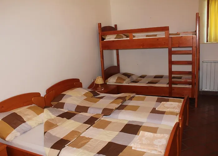 Dvorec Rakican Hotel 3*